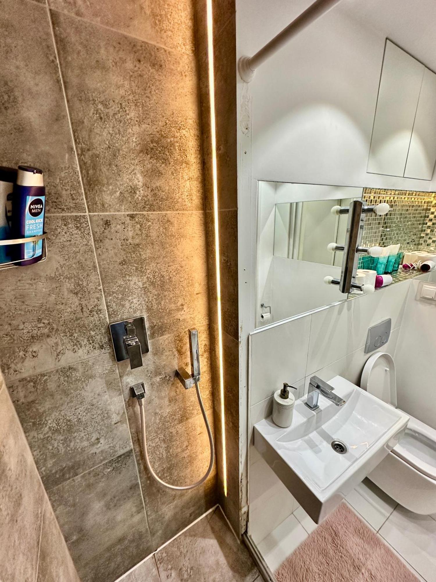Palace 2 Wifi 600 Mbs 55'Tv Netflix Hbo 2Xmetro Appletv Warsawa Bagian luar foto