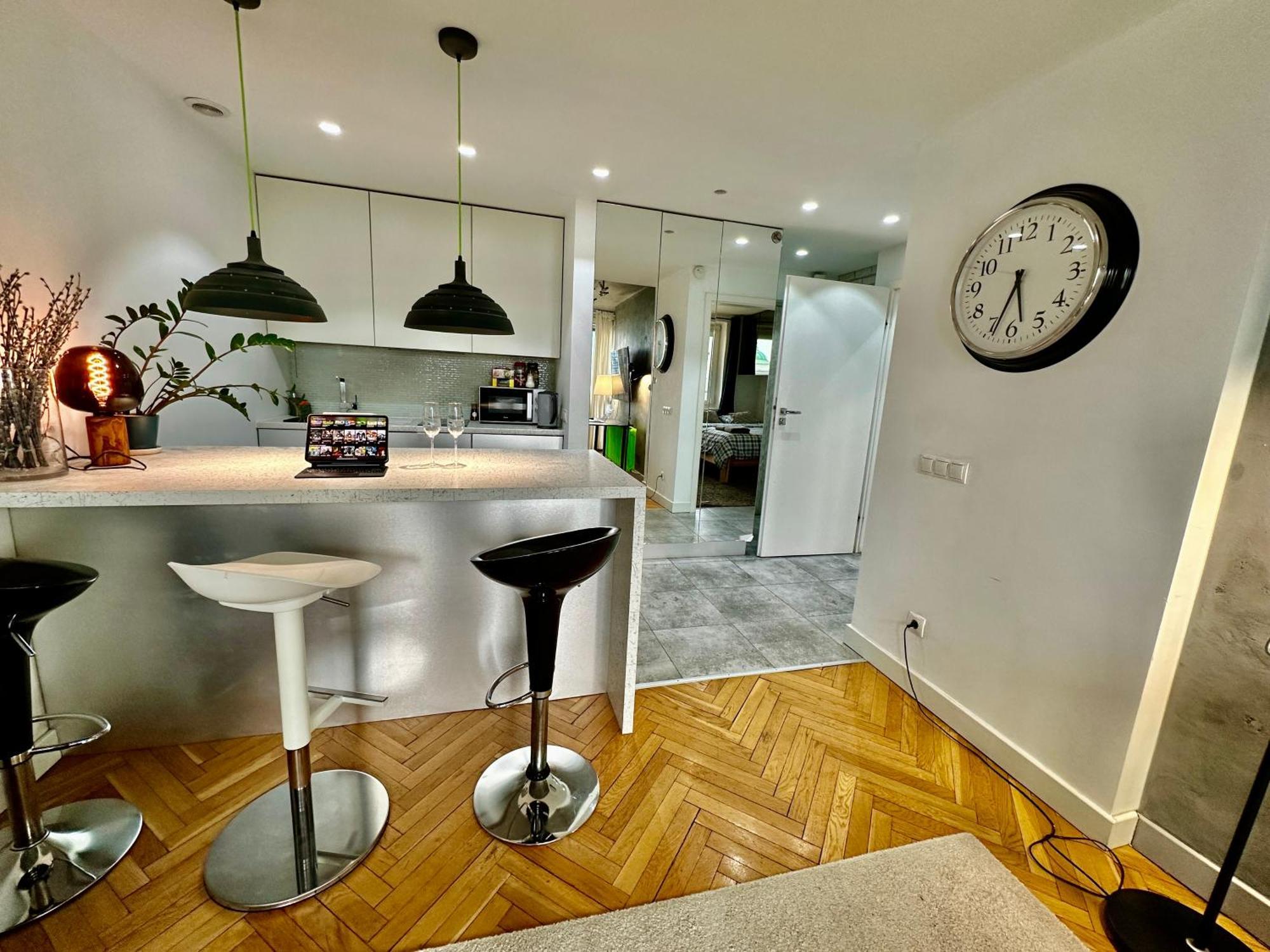 Palace 2 Wifi 600 Mbs 55'Tv Netflix Hbo 2Xmetro Appletv Warsawa Bagian luar foto